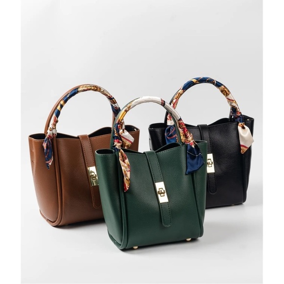 Elegant Green Handbag with Twilly Handle - Picture 2 of 6